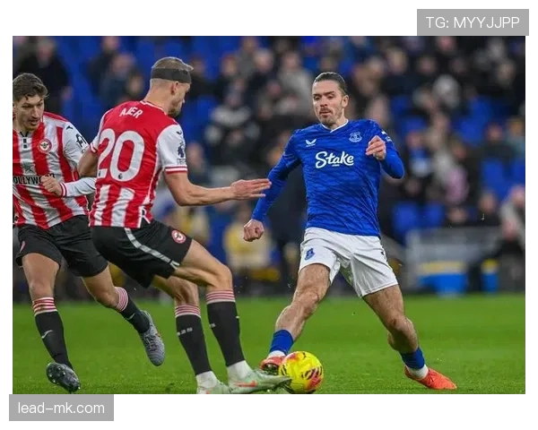 朗斯塔夫在英超中表现稳健,助力球队迎战强敌状态回暖 朗斯塔夫在英超中表现稳健,助力球队迎战强敌状态回暖