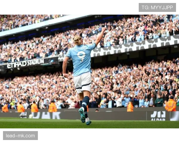 曼城队在英超赛季中展现霸主风范,成功卫冕状态备受关注 曼城队在英超赛季中展现霸主风范,成功卫冕状态备受关注