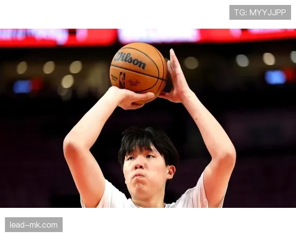 杨瀚森球场上像超人，家里却跟普通大男孩没两样？