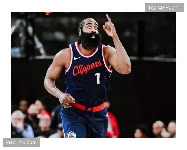 哈登利用挡拆拉开空间提升关键时刻三分命中率明显优于生涯平均水平