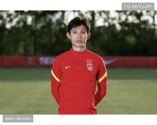 王燊超背着名牌包去买菜，拎着塑料袋那一刻我以为自己看错人